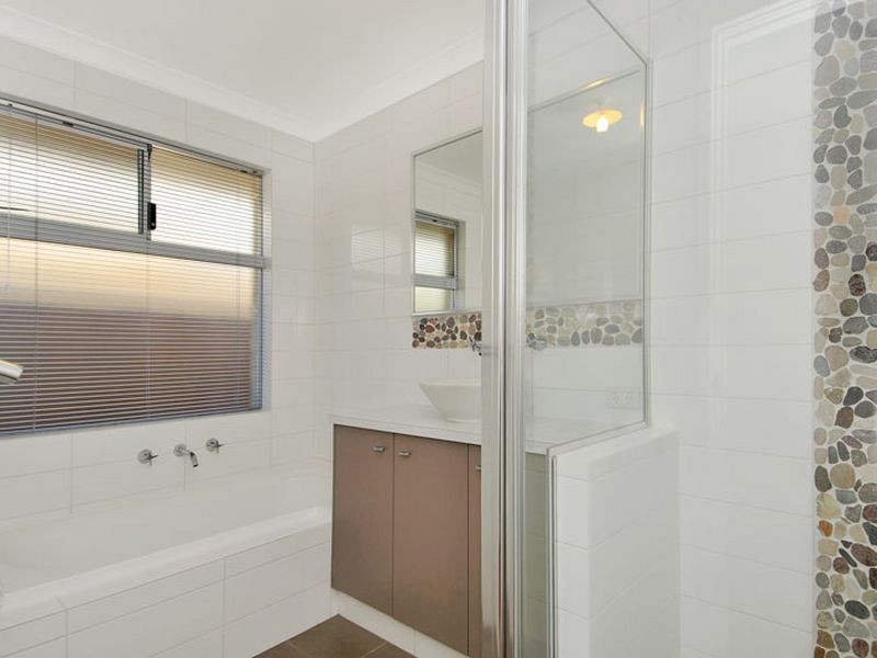 227 Peelwood Parade, Halls Head WA 6210