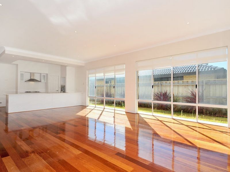 227 Peelwood Parade, Halls Head WA 6210