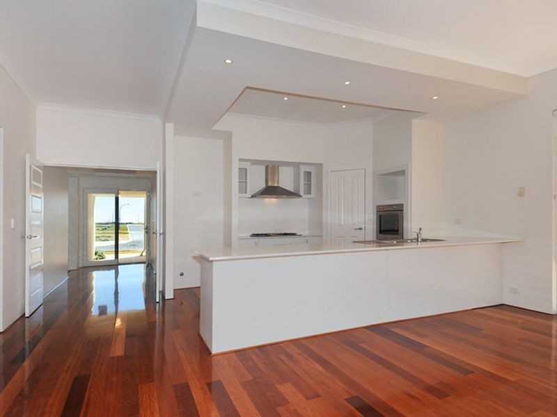 227 Peelwood Parade, Halls Head WA 6210