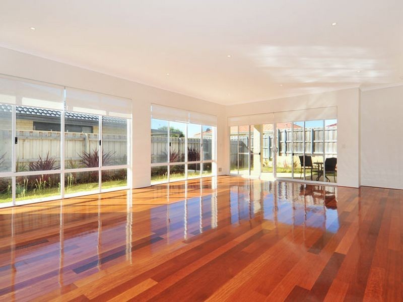 227 Peelwood Parade, Halls Head WA 6210