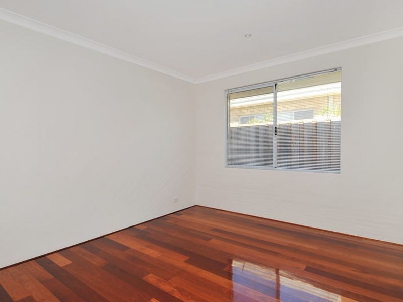 227 Peelwood Parade, Halls Head WA 6210