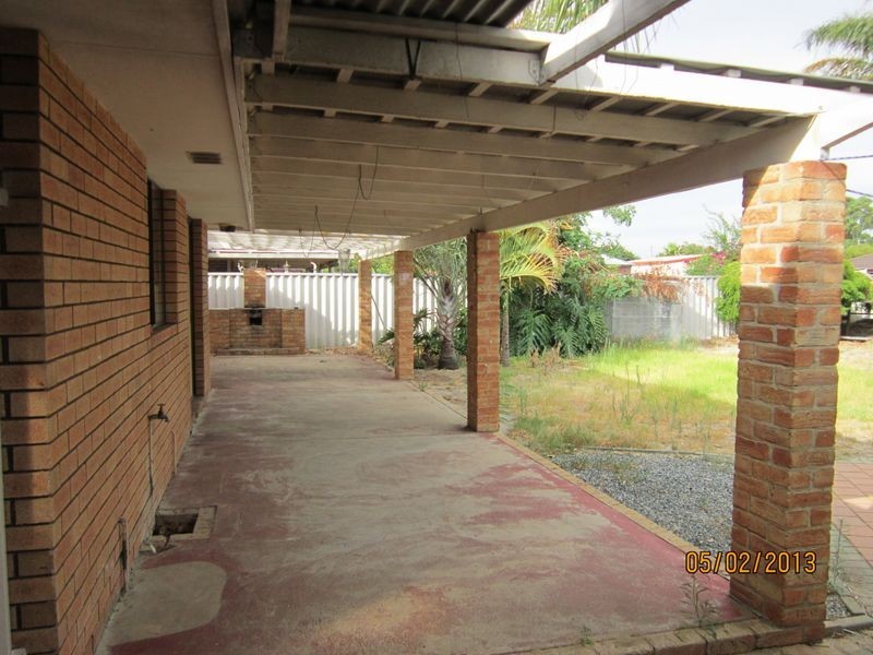 16 Harbord Avenue, Coodanup WA 6210