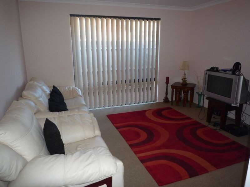 11 Lomatia Ramble, Halls Head WA 6210