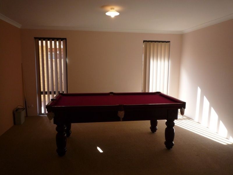 11 Lomatia Ramble, Halls Head WA 6210