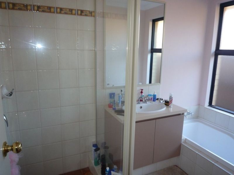 11 Lomatia Ramble, Halls Head WA 6210