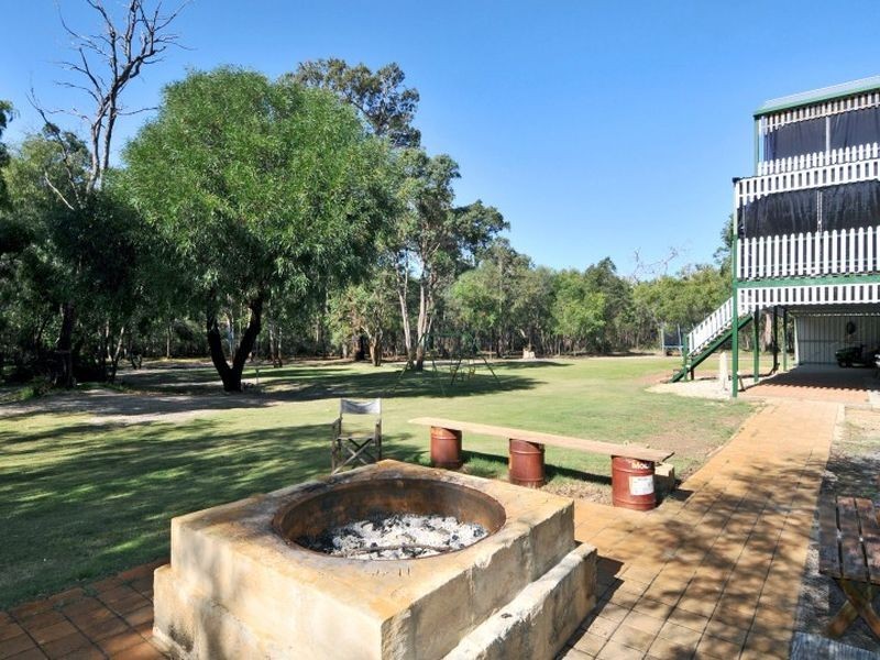 600 Southern Estuary Road, Lake Clifton WA 6215 the real estate