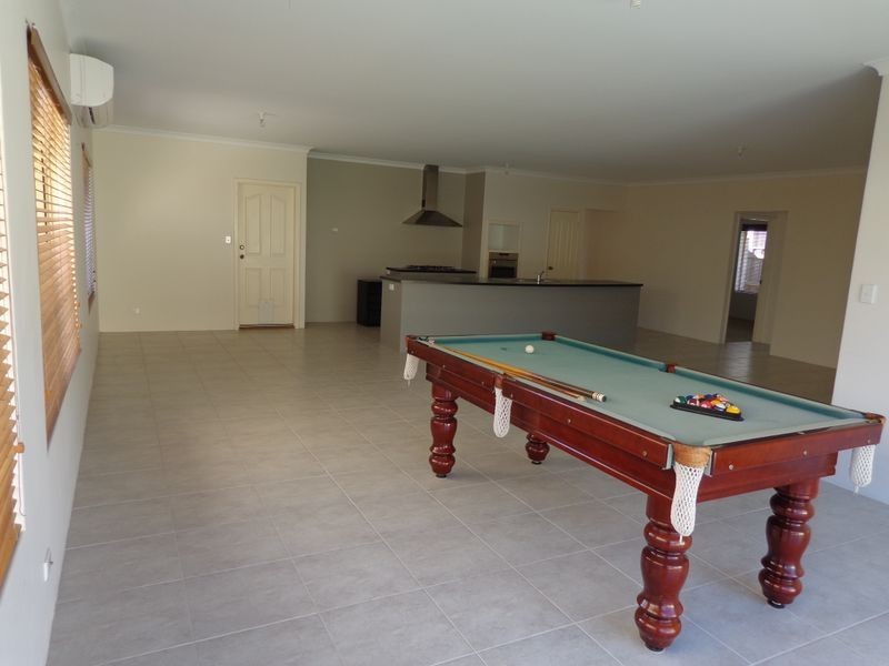 20 Grasshill Grange, Halls Head WA 6210