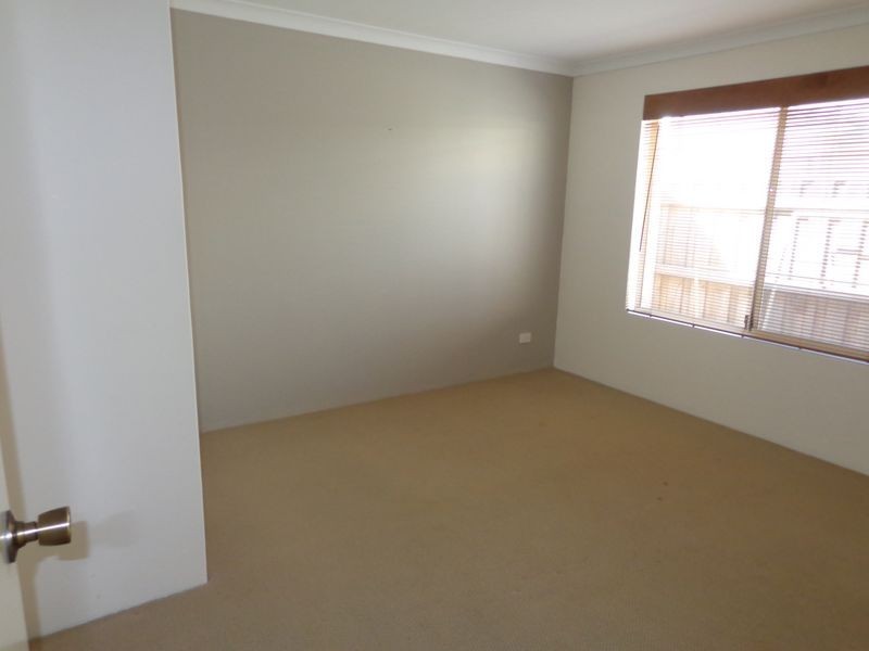 20 Grasshill Grange, Halls Head WA 6210