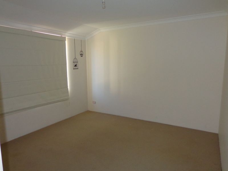 20 Grasshill Grange, Halls Head WA 6210
