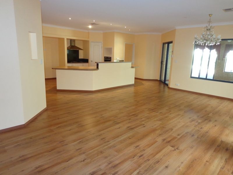 36 Ravendale Drive, Dudley Park WA 6210