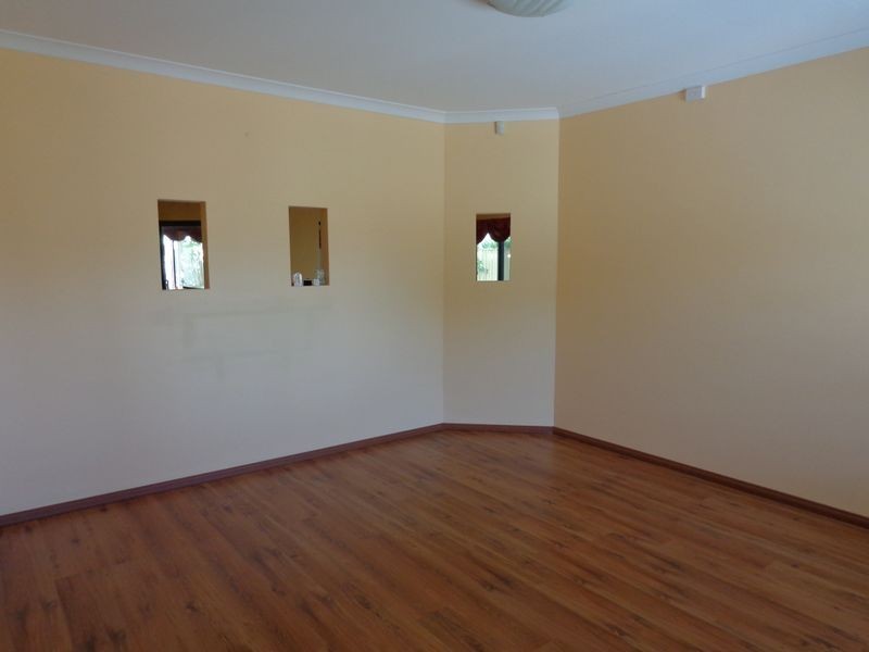 36 Ravendale Drive, Dudley Park WA 6210