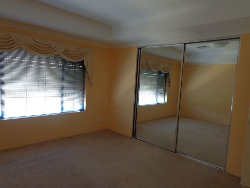 36 Ravendale Drive, Dudley Park WA 6210