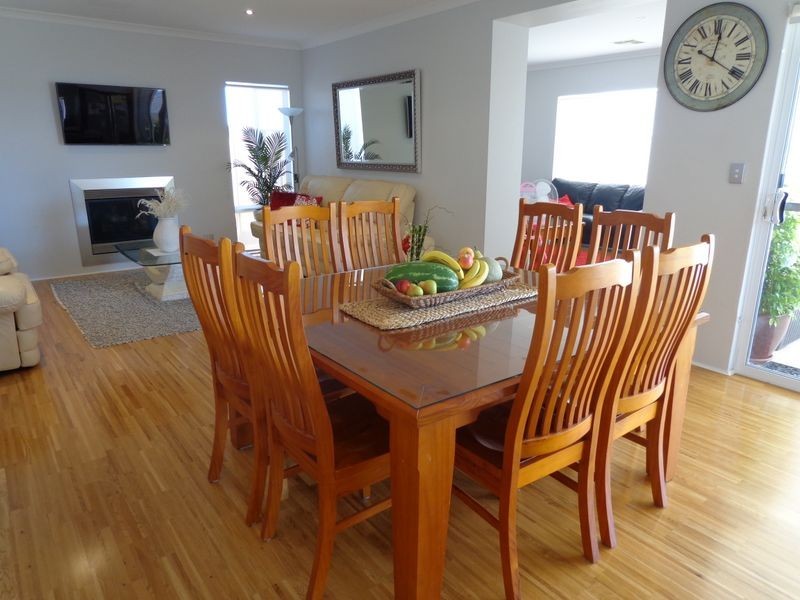 8 Carissa Turn, Halls Head WA 6210