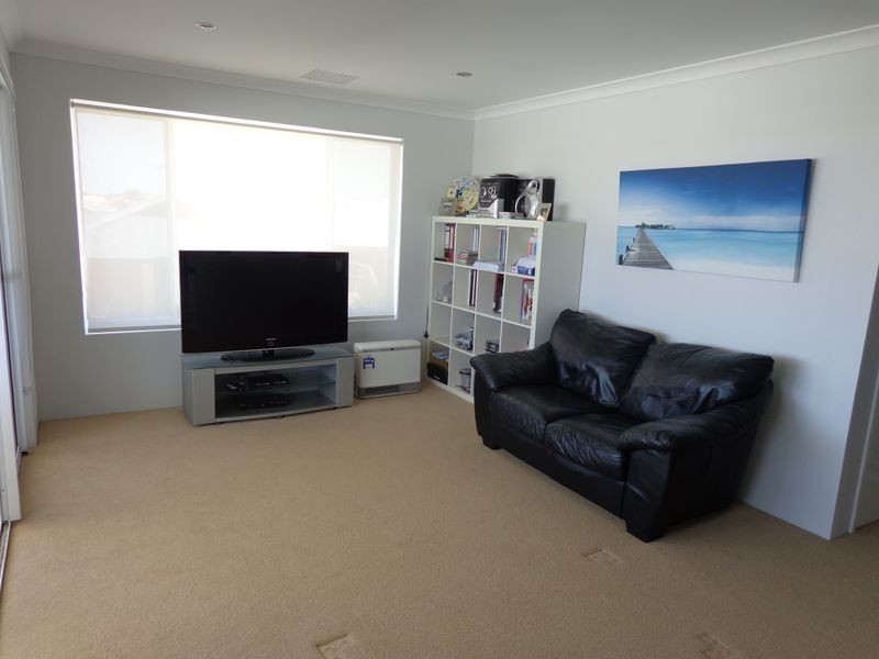 8 Carissa Turn, Halls Head WA 6210