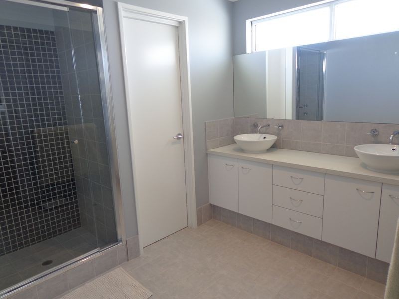 8 Carissa Turn, Halls Head WA 6210