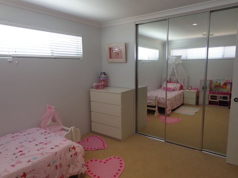 8 Carissa Turn, Halls Head WA 6210