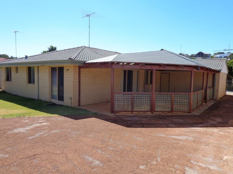 31 Tamarisk Drive, Halls Head WA 6210