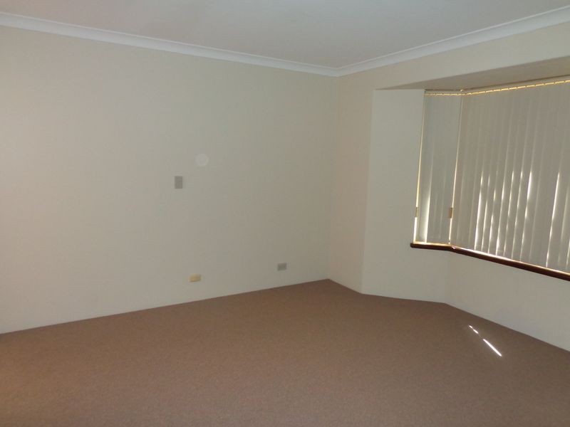 31 Tamarisk Drive, Halls Head WA 6210
