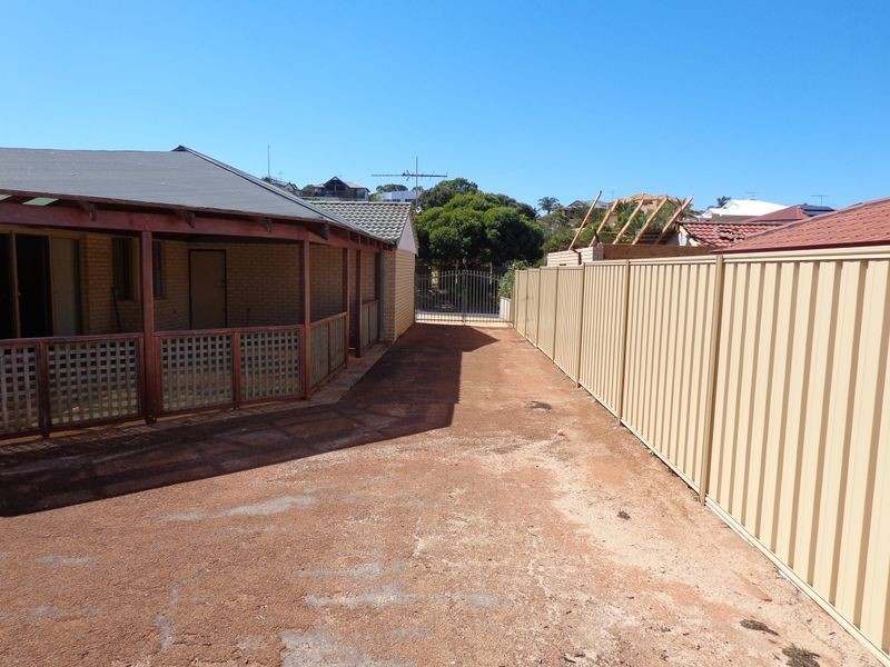 31 Tamarisk Drive, Halls Head WA 6210