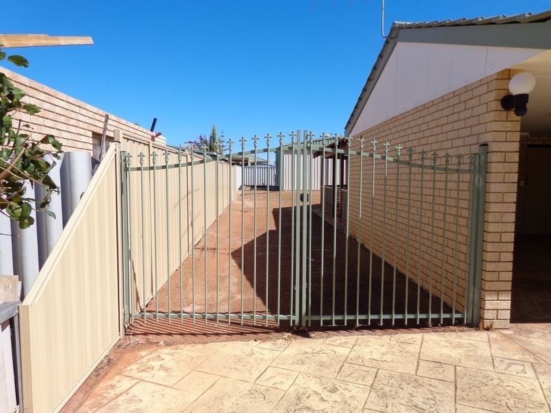 31 Tamarisk Drive, Halls Head WA 6210