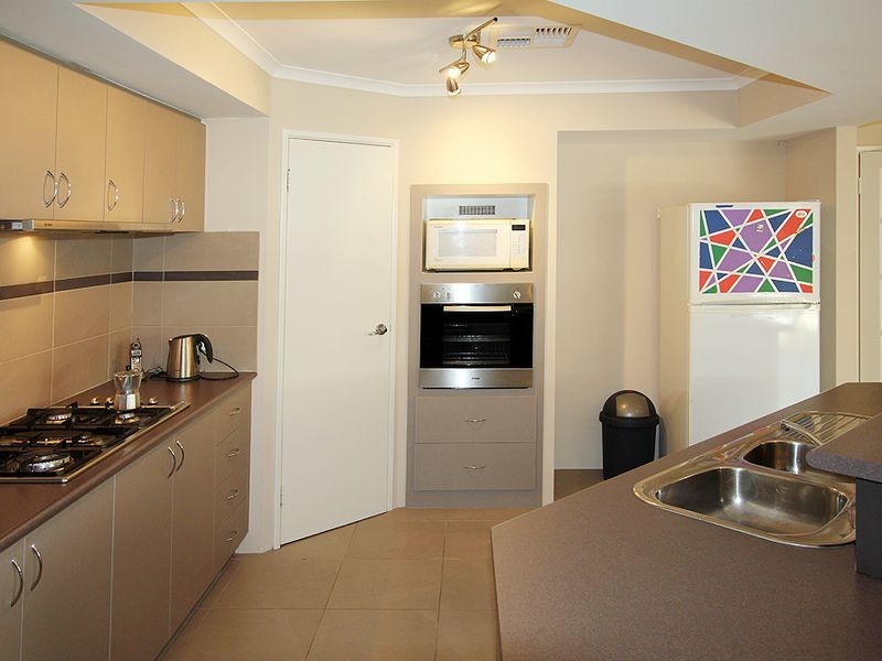 11 Breynia Link, Halls Head WA 6210