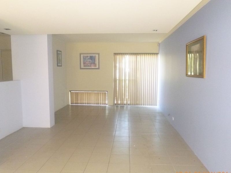 24/1 Mariners Cove Drive, Dudley Park WA 6210