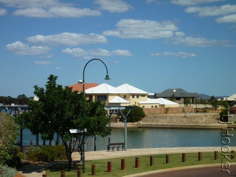 24/1 Mariners Cove Drive, Dudley Park WA 6210