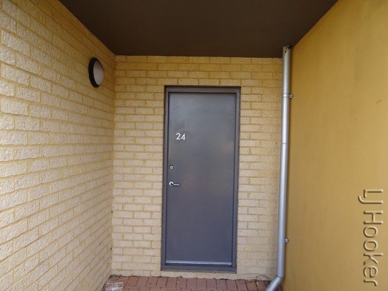 24/1 Mariners Cove Drive, Dudley Park WA 6210