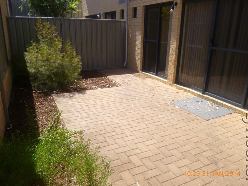 24/1 Mariners Cove Drive, Dudley Park WA 6210