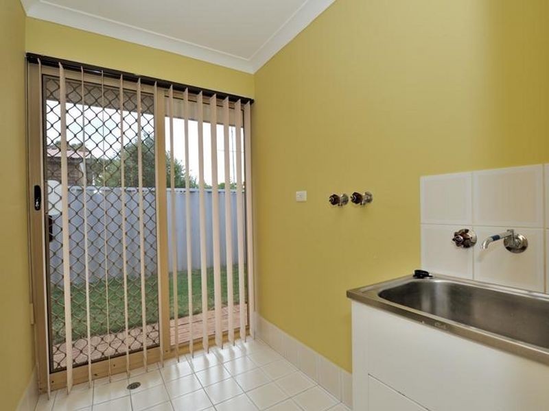 1/8 Chepstow Drive, Mandurah WA 6210