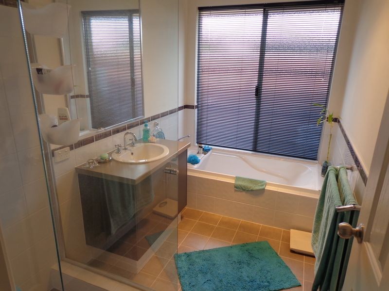 9 Karon Vista, Halls Head WA 6210