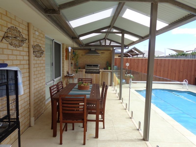 9 Karon Vista, Halls Head WA 6210