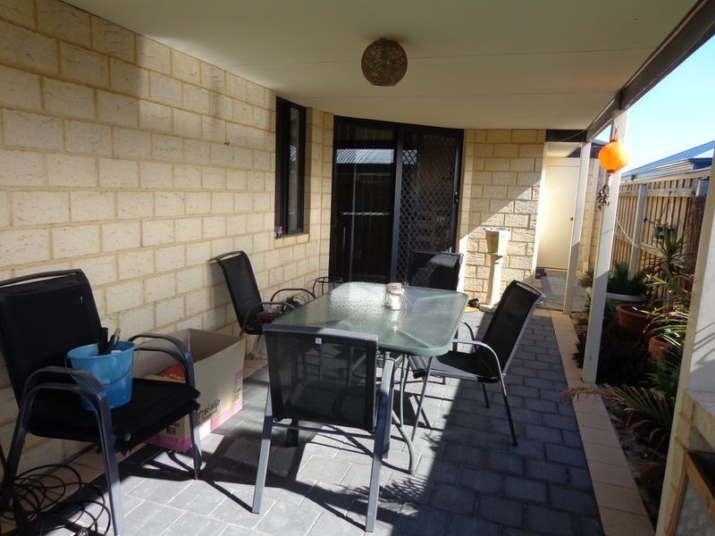 237 Peelwood Parade, Halls Head WA 6210