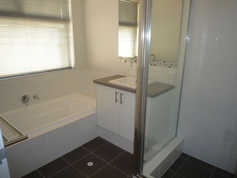 6A Raglan Close, Falcon WA 6210
