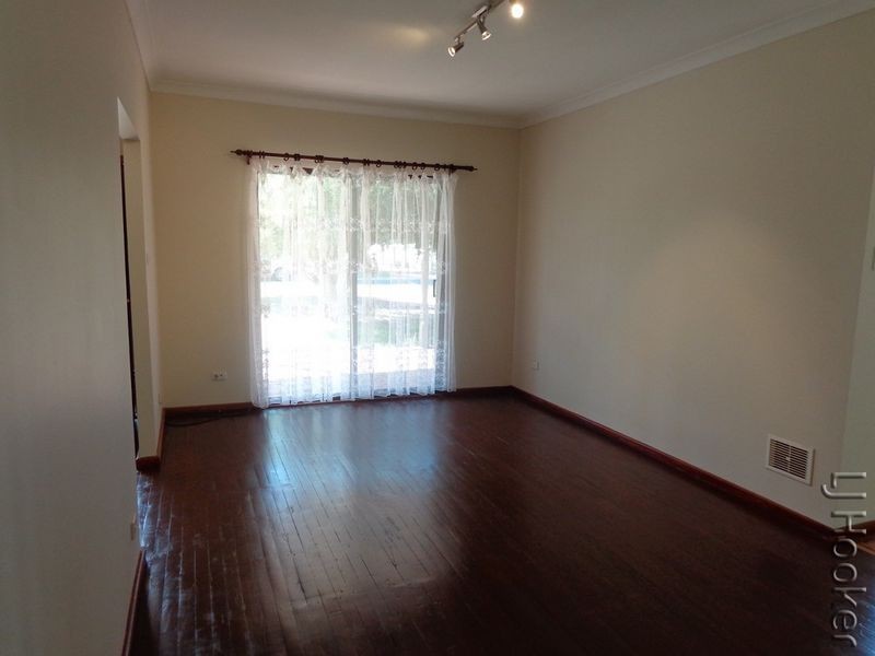 11 Derek Road, Coodanup WA 6210