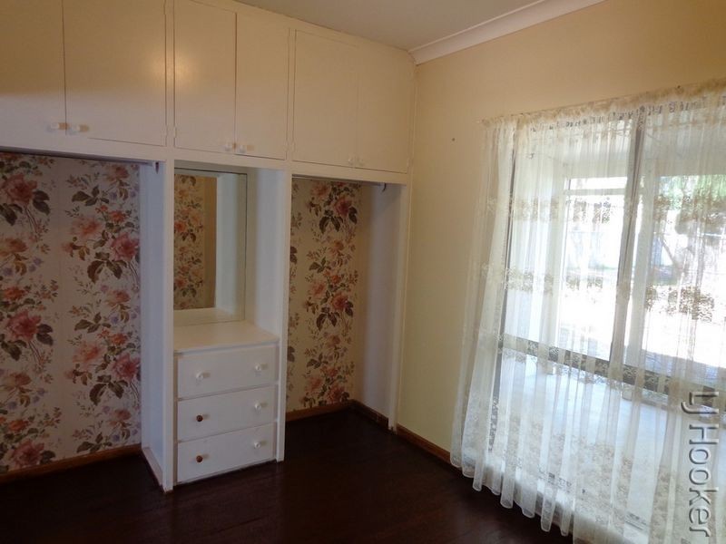 11 Derek Road, Coodanup WA 6210