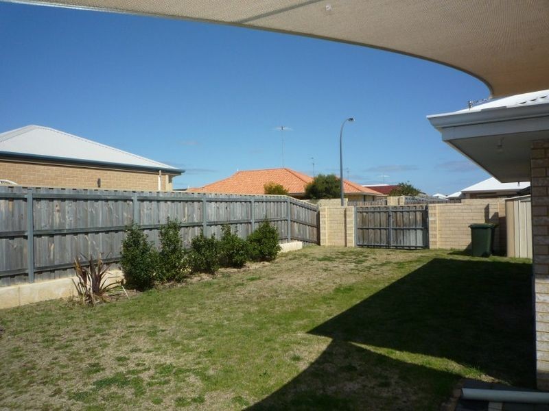 223 Peelwood Parade, Halls Head WA 6210