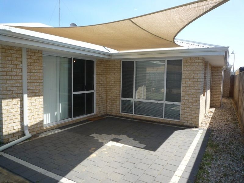 223 Peelwood Parade, Halls Head WA 6210