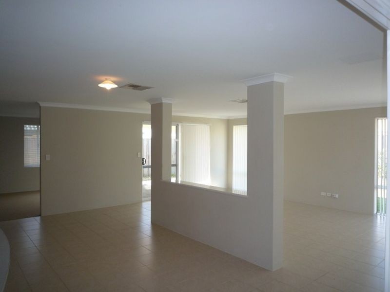 223 Peelwood Parade, Halls Head WA 6210