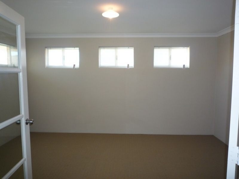 223 Peelwood Parade, Halls Head WA 6210