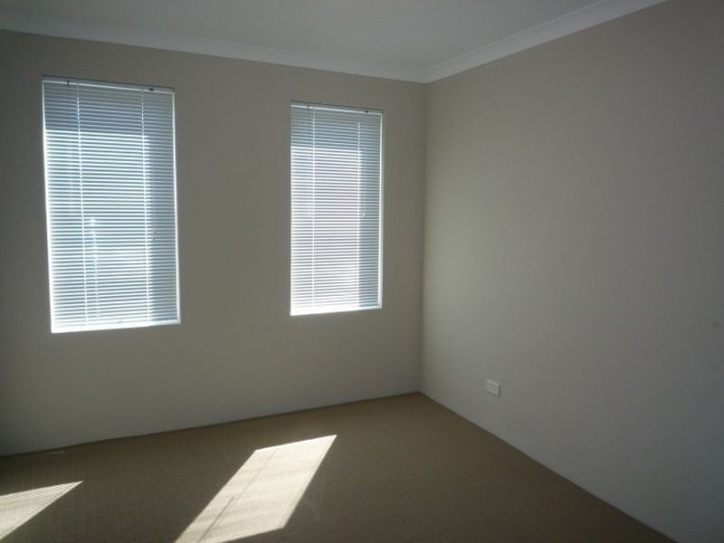 223 Peelwood Parade, Halls Head WA 6210