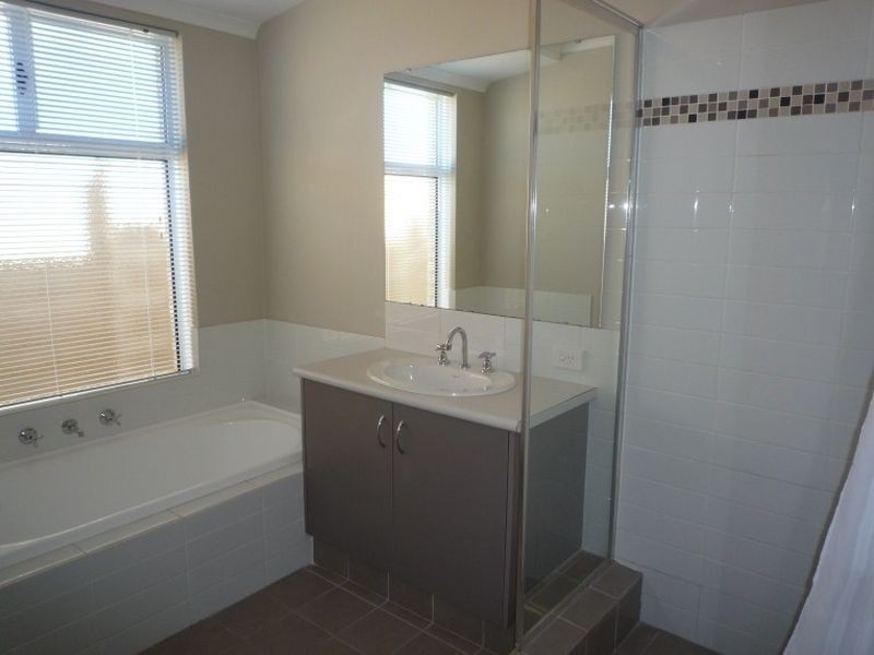 223 Peelwood Parade, Halls Head WA 6210
