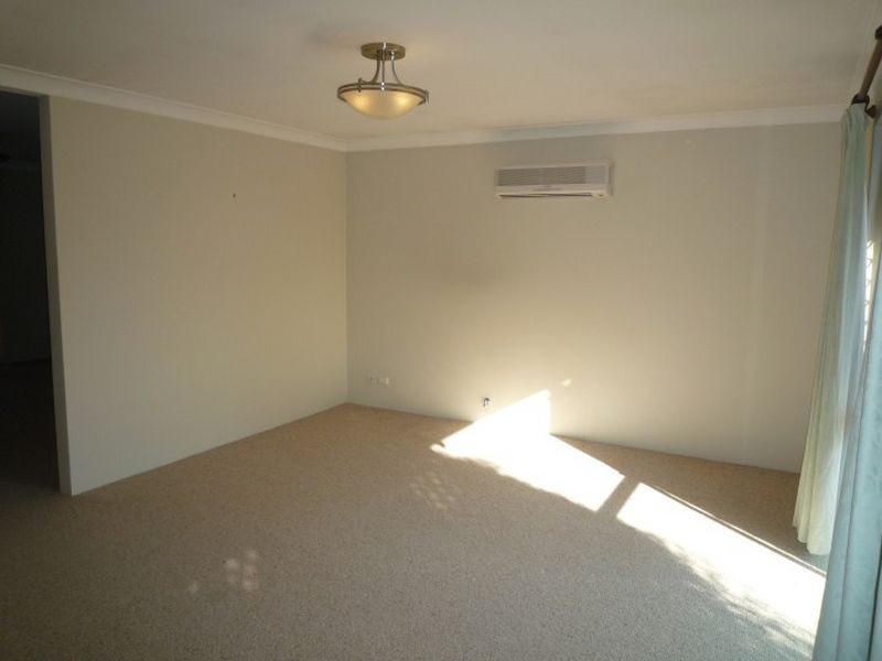 1A Berrigan Row, Halls Head WA 6210