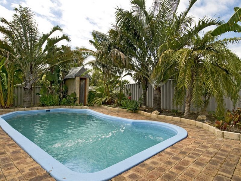 54 Casuarina Drive, Halls Head WA 6210