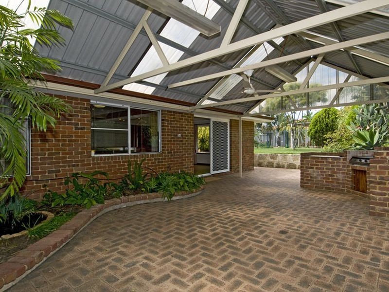 54 Casuarina Drive, Halls Head WA 6210