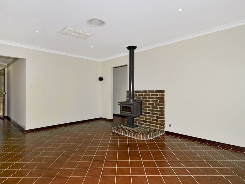 54 Casuarina Drive, Halls Head WA 6210