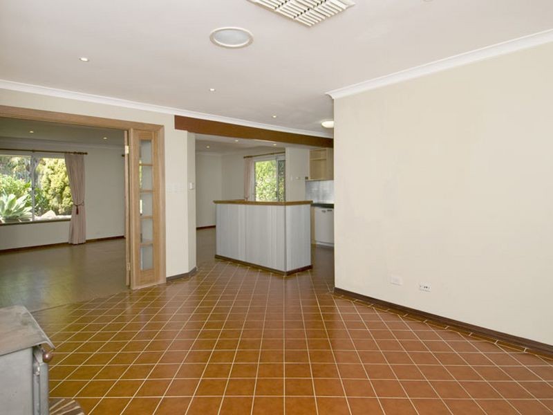 54 Casuarina Drive, Halls Head WA 6210