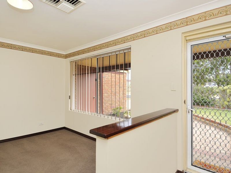 54 Casuarina Drive, Halls Head WA 6210