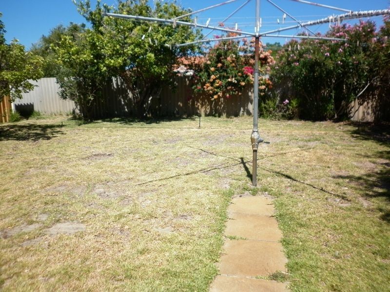 2 Chester Way, Rockingham WA 6168