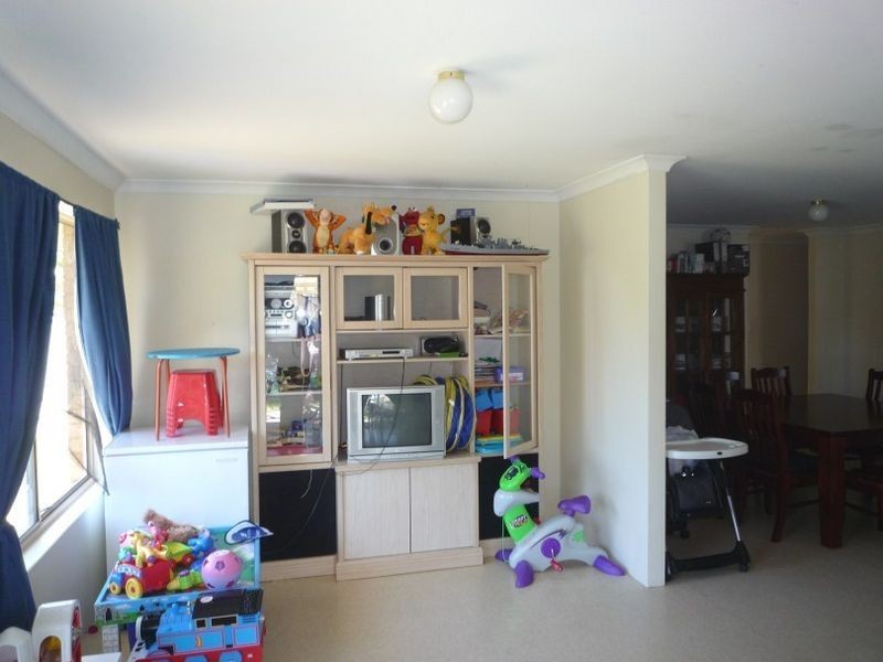 6 Muntries Place, Halls Head WA 6210